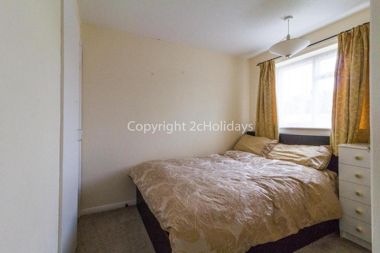 5 Berth To Hire In Near Ref 18117b