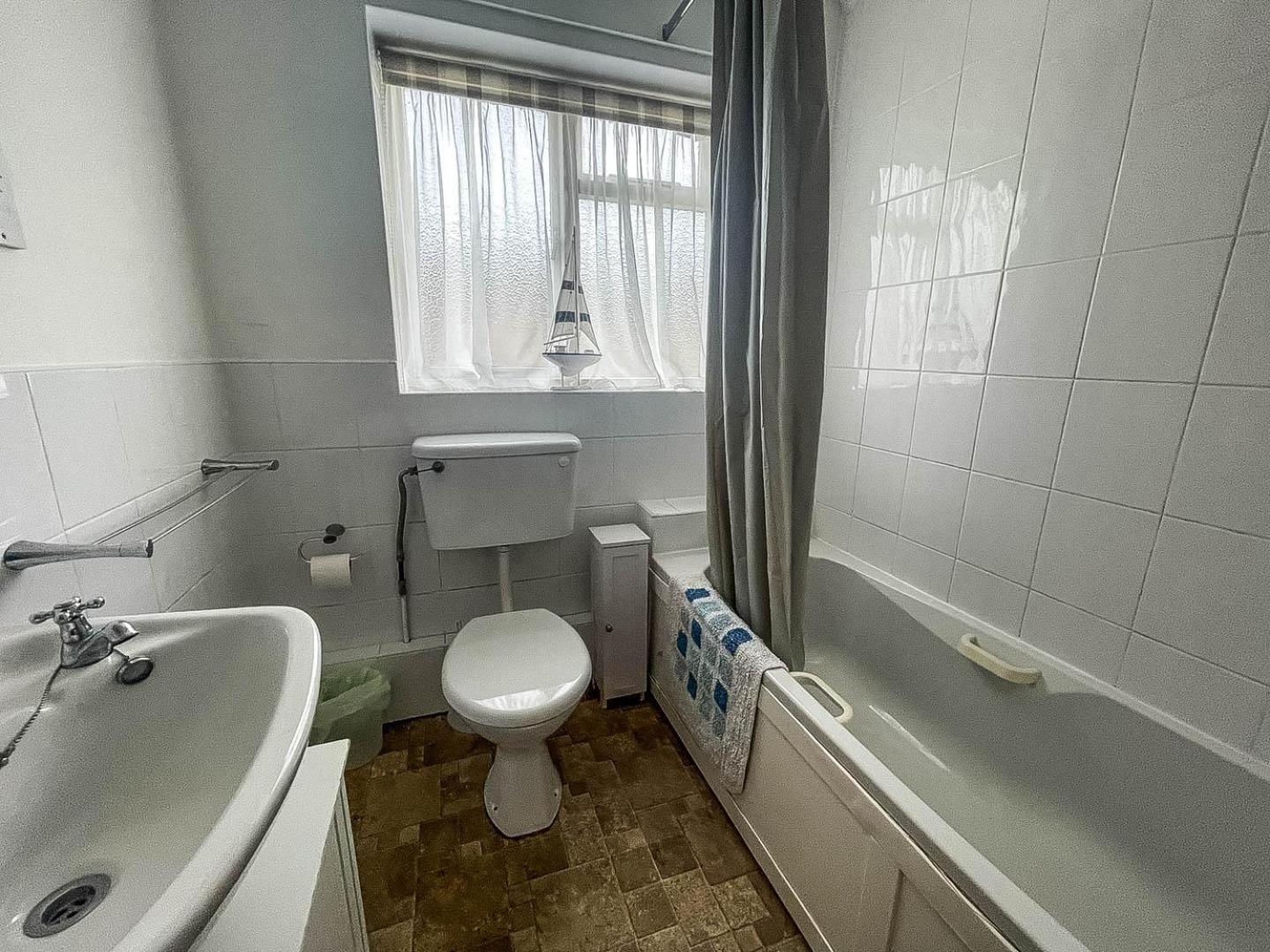 5 Berth To Hire In Near Ref 18117b Lodge