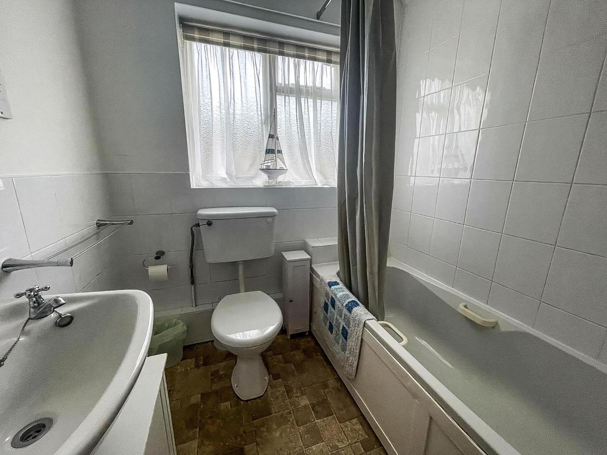 Lodge 5 Berth To Hire In Near Ref 18117b *